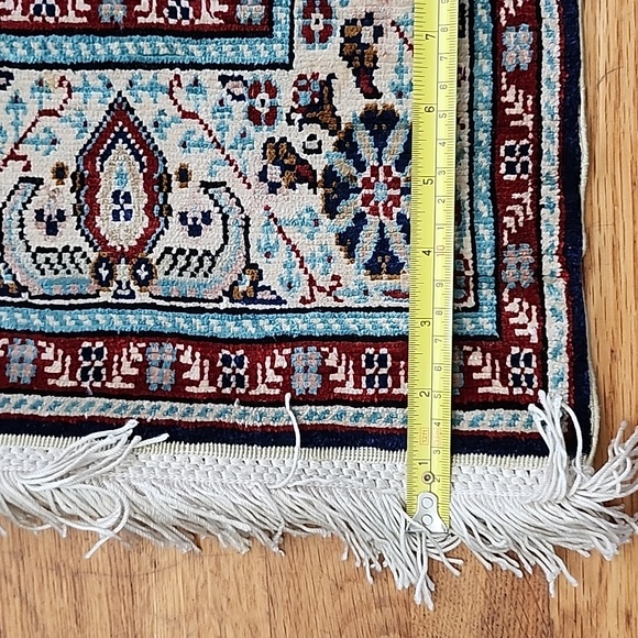 Small Silk Rug from Turkey - Approx. 21.5" by 40" - Picture 9 of 11